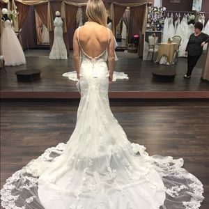 Martina Liana Size 4 Wedding gown
